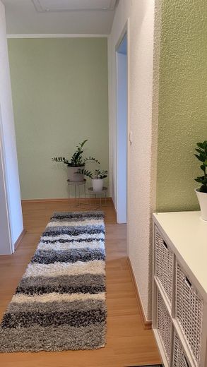 Helle 3-Zimmer-Dachwohnung in zentraler Lage von Rodenbach – Flur