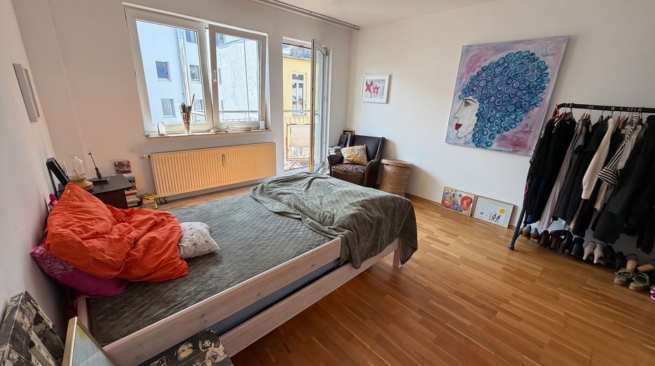 Charmante 3-Zimmer-Wohnung mit großzügigem Balkon im Mauritius Viertel, Köln – Schlafzimmer