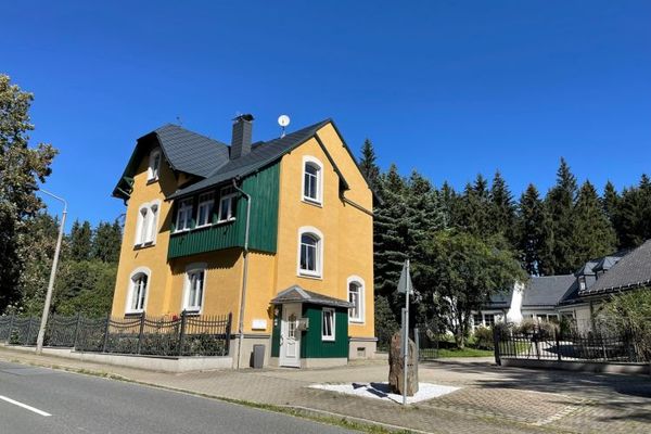 Hochwertig möblierte 2 Raum Wohnung in ruhiger Lage
