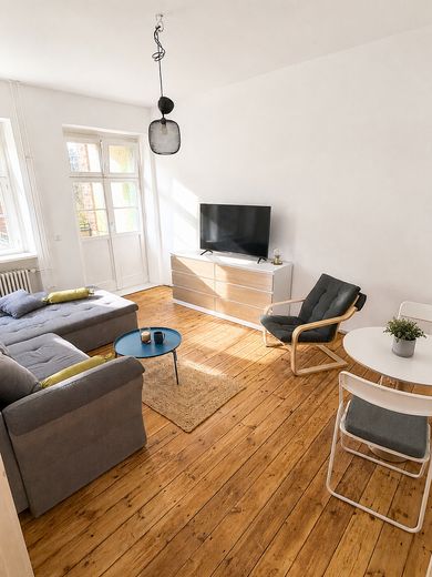 2,5 Zimmer Altbau, provisionsfrei! – Wohnzimmer weitere Ansicht