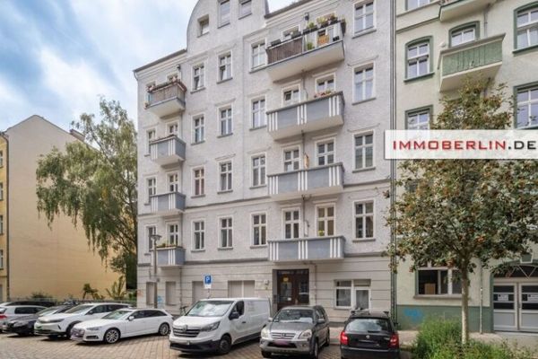 IMMOBERLIN.DE - Atractivo piso antiguo con balcón y ascensor en una zona muy popular