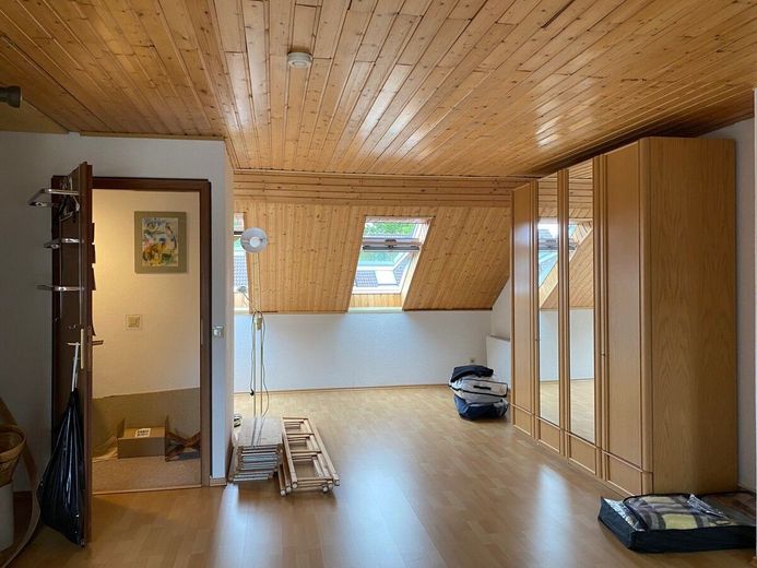 *Ihr neues Zuhause in absolut ruhiger und familienfreundlicher Umgebung !!!* – Schlafzimmer DG links