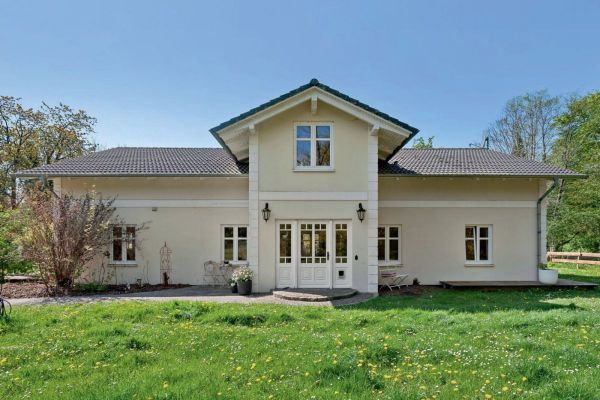 Schleswig Holstein, Kreis Plön, Giekauf - Reitanwesen mit Villa, Pool und Pferdestall