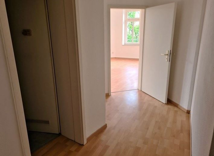 * Günstige 2-Zimmer mit Einbauküche und Wannenbad in ruhiger Lage! * – flur