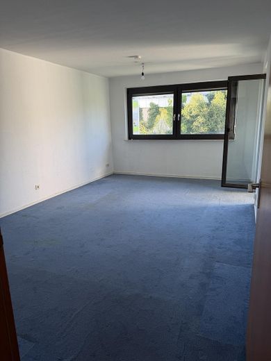 Na sprzedaż mieszkanie własnościowe 3,5-pokojowe – Weinstadt-Beutelsbach – od osoby prywatnej, bez prowizji dla pośrednika – Wohnzimmer 
