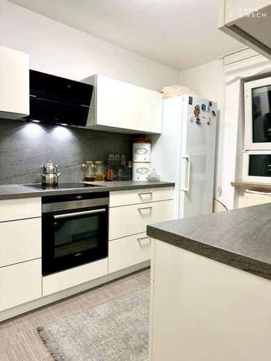 Zentral, hell &amp; gut geschnitten: 3-Zimmer-Wohnung mit Lift &amp; TG in der Fürther Südstadt – Küche