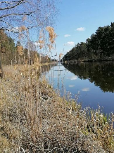 **FLATERATE MIETE!** 2R. Wohnung (BJ2019), inkl. hochwertiger Küche (EBK), FBH, Wallbox, – Brücke über den Kanal
