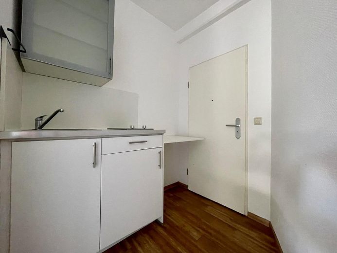 Möbliertes 1-Zimmerappartement mit Balkon in zentraler und ruhiger Lage! – फोटो 3
