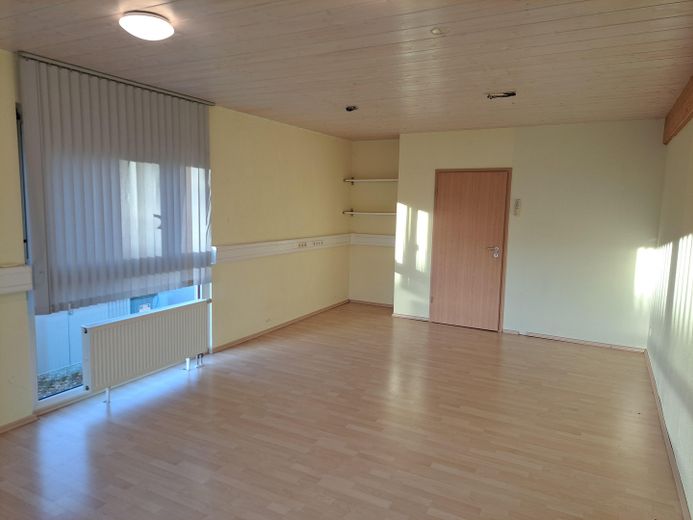 Repräsentative, lichtdurchflutete und klimatisiere Büro- / Praxisfläche in Durmersheim – Raum 1