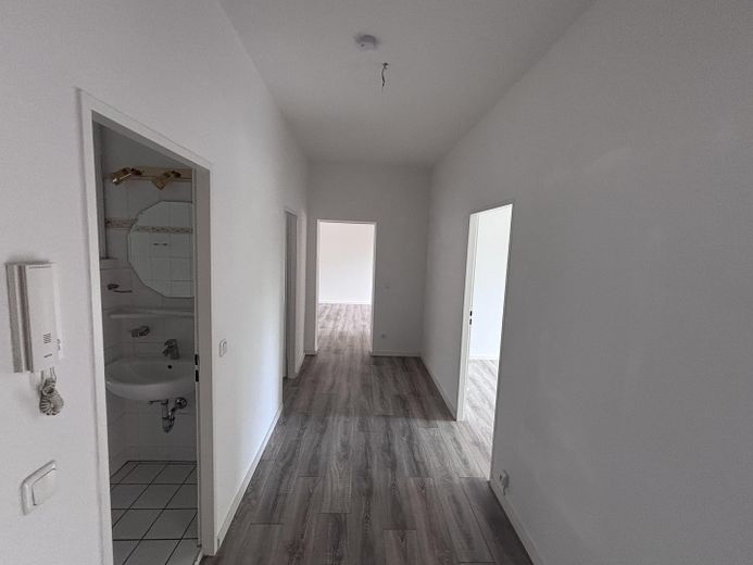 Luminoso apartamento de 3 habitaciones bien distribuido cerca de Bahnhofstr. en Lichtenrade – Diele