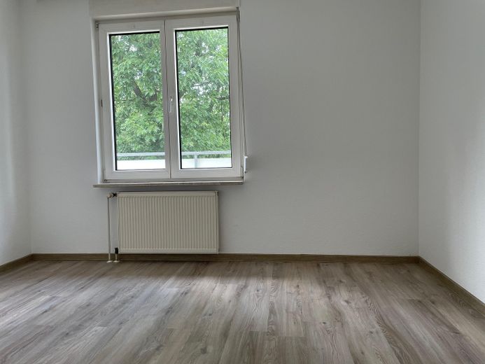 Helle 2-Zimmer Wohnung, Balkon, modernes Bad – Schlafzimmer