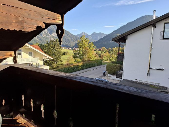 Möbliertes 1 Zimmer Appartment mit Bergblick – Balkon