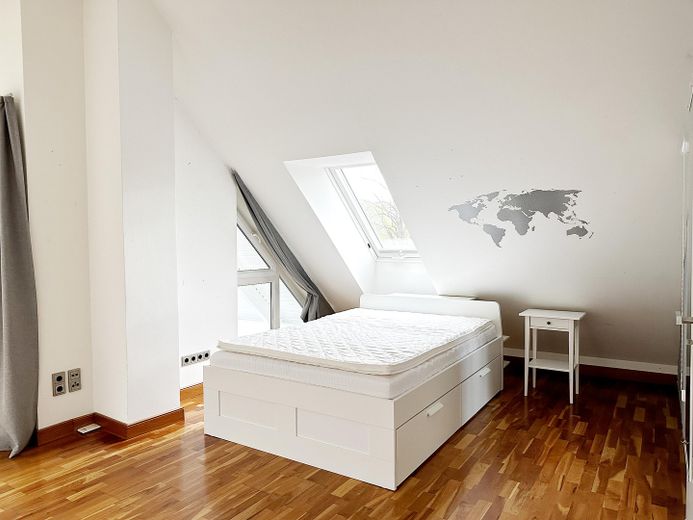 Schlafzimmer 04