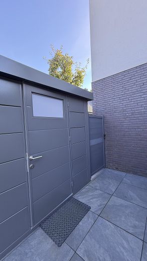 Modernes Endhaus am Brabandkanal mit großem Garten, Dachterrasse und Wellnessbereich – Gartenhaus