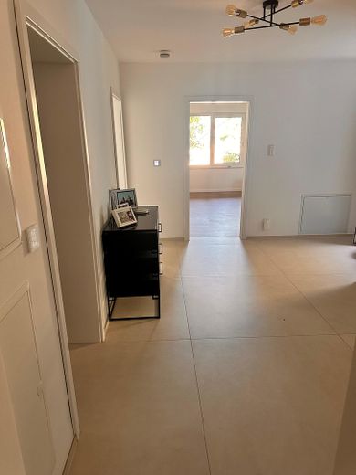 Exklusive Designvilla mit Panoramablick+Einliegerwohnung – Luxus, der Maßstäbe setzt – UG Diele