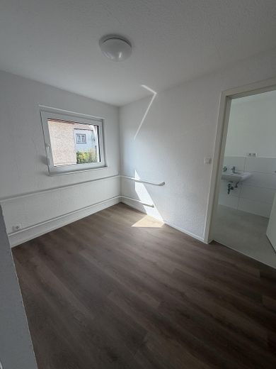 renoviertes Haus 4 Zimmer Küche Bad mit Hof und Garage Worms Abenheim – Durchgangszimmer