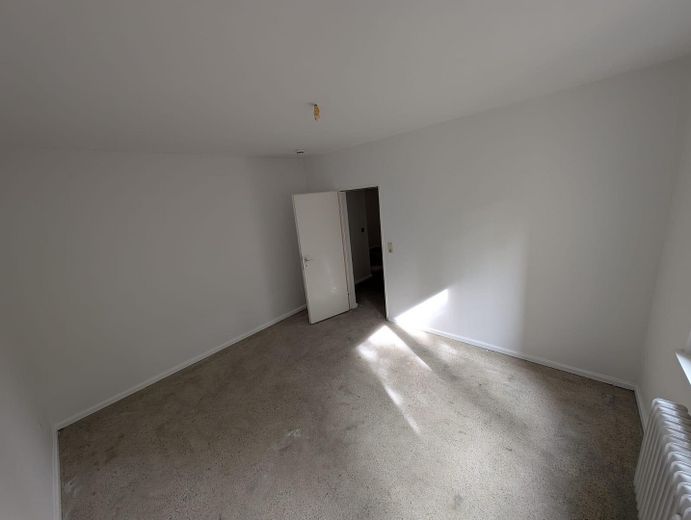 Sofort frei in Berlin-Steglitz: Helle 3-Zimmer-Wohnung mit Südbalkon + Stellplatz + provisionsfrei – Schlaf-/Arbeitszimmer