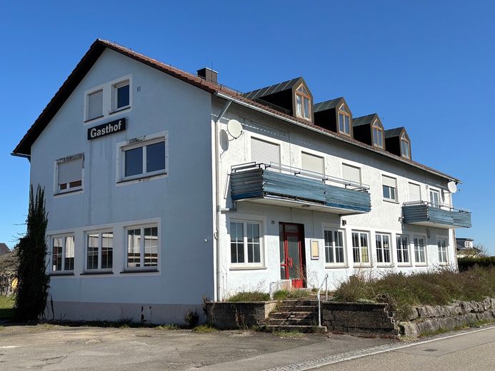 Edificio plurifamiliare con terreno aggiuntivo a Vöhringen – Foto 1