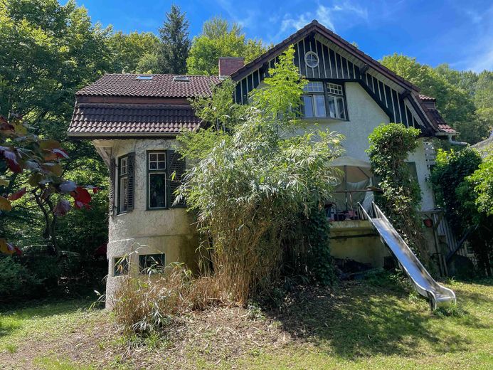 Rohdiamant mit Charakter auf 1.070 m² Grundstück in begehrter Lage von Starnberg – Foto 2