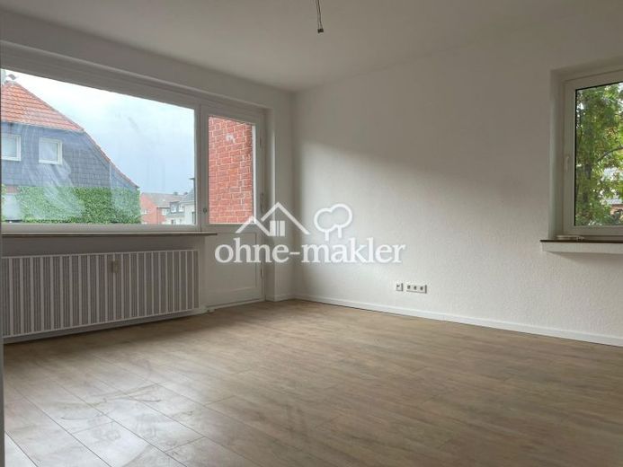 Neu sanierte 2-Zimmer-Wohnung mit Balkon in Oberhausen – फोटो 1