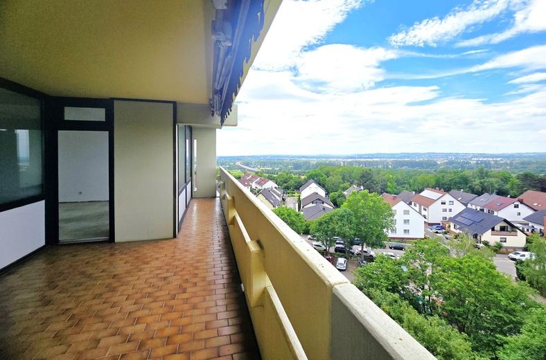 Hochheim Skyline:
3-Zimmer; 96 m²; überdachte Terrasse; toller Fernblick; seniorengeeignet! – ...ein wahres Highlight