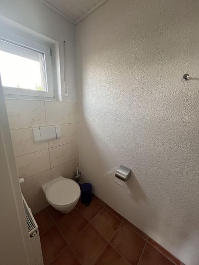 Große 3,5-Zimmer-Wohnung mit Gartennutzung in Messel – Separates WC am Schlafzimmer