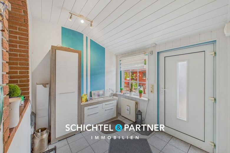 Oslebshausen | Renovierungsbedürftiges Reihenhaus mit Garten- und Hoffläche – S&amp;P | Eingangsbereich