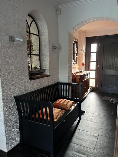 Einfamilienhaus Duisburg Rumeln mit Doppelgarage, Garten + Teich – Eingang