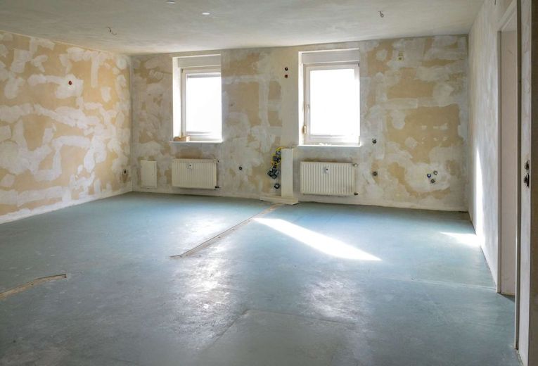 Flexible Praxis- oder Büroräume im 1. Obergeschoss - Ausbau nach Absprache möglich – Zimmer-1_1-1