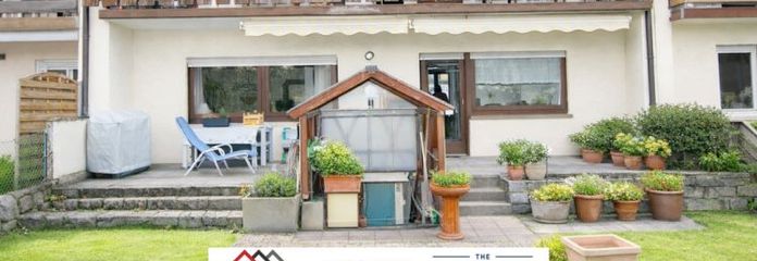 Schönes 1-2 Familienhaus mit 226m² WF und 387m² Grundstück, 2x Garage + Balkon mit Gartenblick
