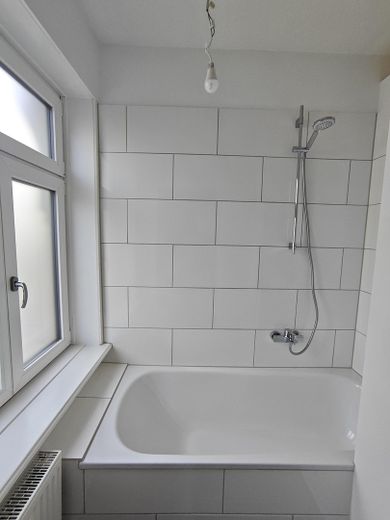 Attraktive 3-Zimmerwohnung im Komponistenviertel – Badezimmer