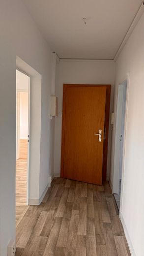 220 € | 49 mq | 2 locali, cucina, bagno, balcone | Teleriscaldamento conveniente – Flur