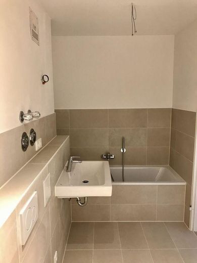 Exklusive 2,5 Zimmer-Wohnung "Wohnen am Schlosspark Nymphenburg" – Bad