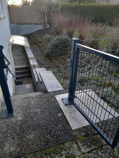 Treppenabgang zur Wohnung