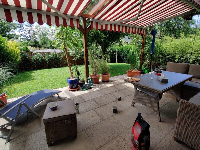 RISERVATA - Bifamiliare ristrutturata e accogliente per tutta la famiglia in una buona posizione – fino a 5 locali – Garten - Sommerimpression