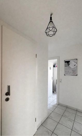 Lichte 2-kamerwoning 50 m² plus garage, inbouwkeuken en extra gebruiksoppervlakte – Eingangsbereich