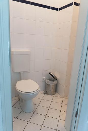 Praxis Dietzgenstr. 93 – private Toilette