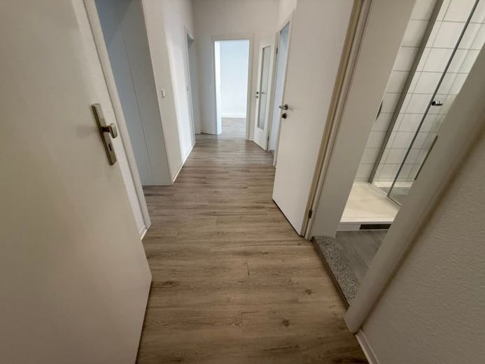 1. OG mit EBK *** / Balkon an der Küche / WG-geeignet - frei ab 1.9.26 – Foto 1