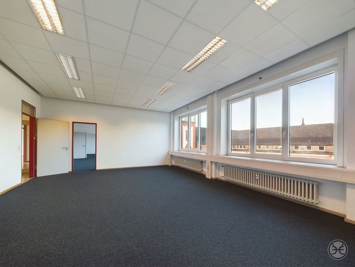 Eden-Ehbrecht-Immobilien_Büroflächen_Telekom-Gebäude_005