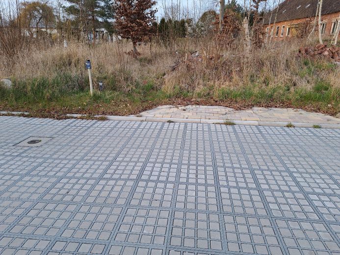 Baugrundstück 1220 m² erschlossen Mischgebiet ostseenah wohnen und arbeiten im Grünen – Straße mit Anschluss Wasser 