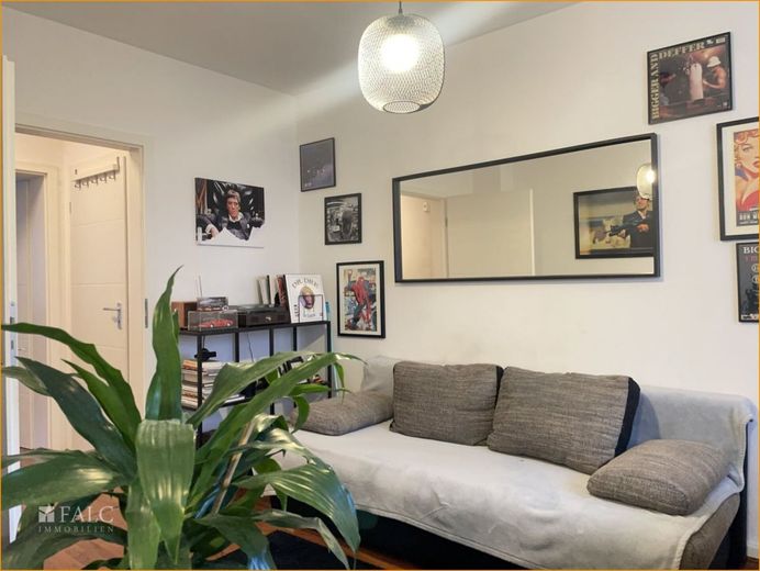 Voll vermietetes Renditeobjekt nahe der Universität Wuppertal! – Wohnzimmer - 2.Etage linke Wohnung