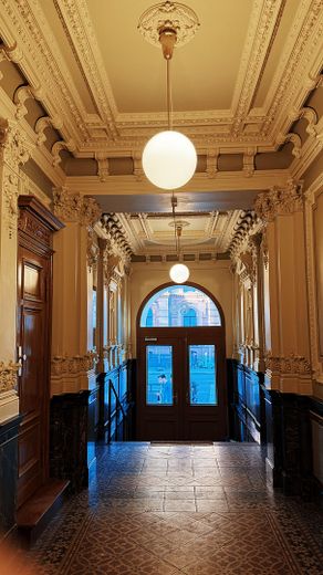 Vicino al Monbijoupark: elegante casa d’epoca di 5 locali in edificio tutelato – Foto 4