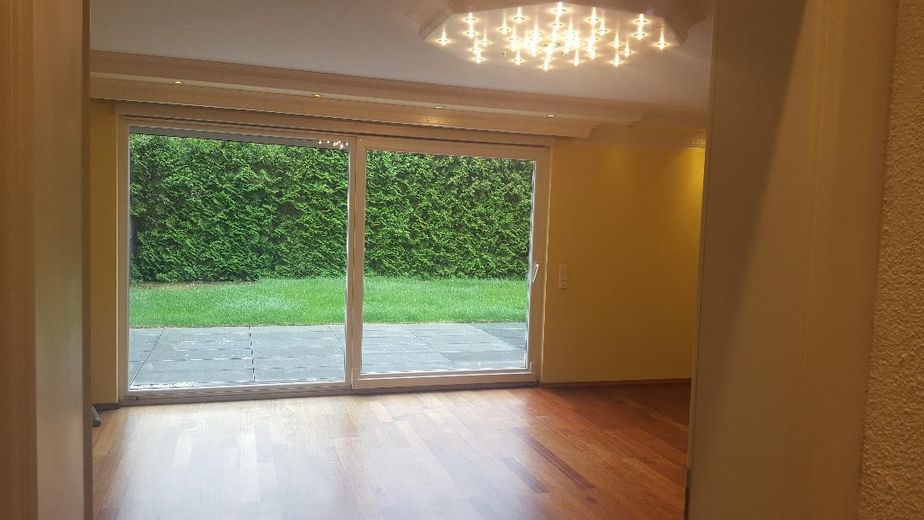 Reihenendhaus mit gehobene Ausstattung und 2 Stellplätze (Mietpreis inbegriffen) – Foto 9