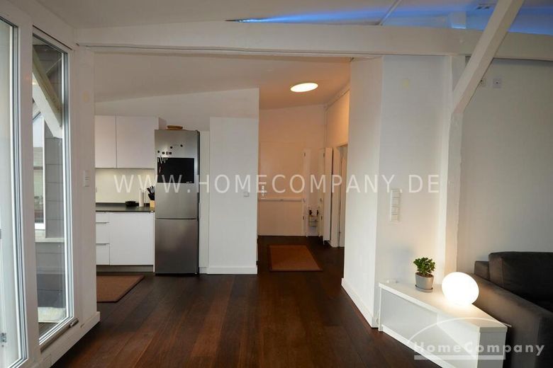 Großes und helle 2-Zimmer-Dachgeschoss in Neukölln, möbliert – 426ea343b0fb942f22e690f3af0b9938d1932275.jpg