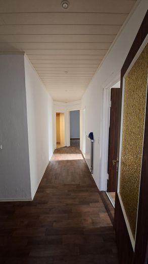 Do wynajęcia piękne 3-pokojowe mieszkanie w centralnej lokalizacji – Wohnungsflur