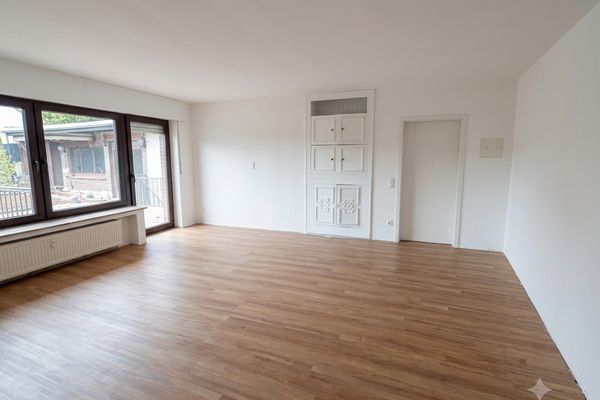 Großzügige 2-Zimmer-Erdgeschosswohnung mit eigener Terrasse, Garten & Garage in Duisburg-Baerl