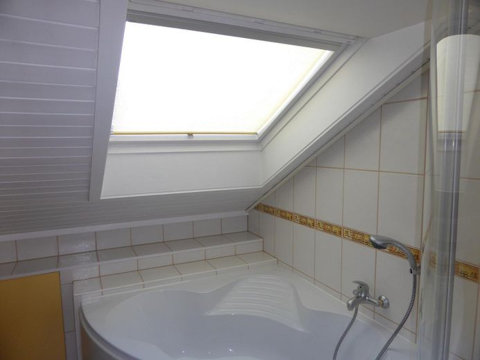 Eckbadewanne im Dachgeschoss