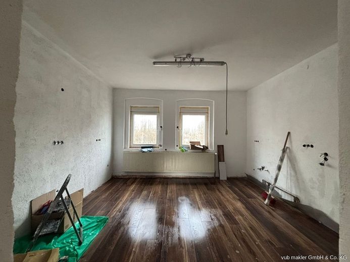 Haus mit Entwicklungsmöglichkeiten bietet  Potenzial für Investoren, Familien oder handwerklich versierte Käufer – VUB0002214-8