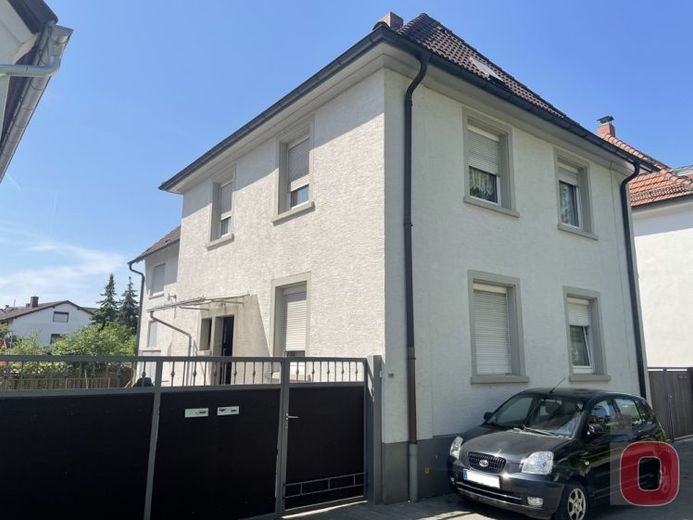 Hier wartet eine Gelegenheit auf Sie - Modernisierungsbedürftiges 2-FH mit großem Hof und Garten – Foto 1