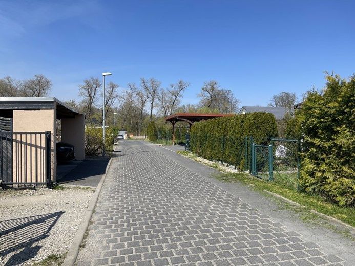 Grundstück in Oberkrämer: Ort der Ruhe und Erholung für Ihr Traumhaus! – Straßeneinfahrt